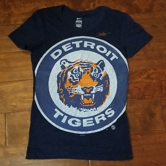 Nike Tops - Women's nike Detroit Tigers tee